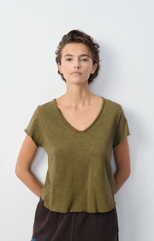 【4月28日 下午14:00 秒杀】AMV 设计师品牌 复古v领短袖"旧“T恤 白百何/朱珠/章小蕙都爱穿的 舒适T 商品图10