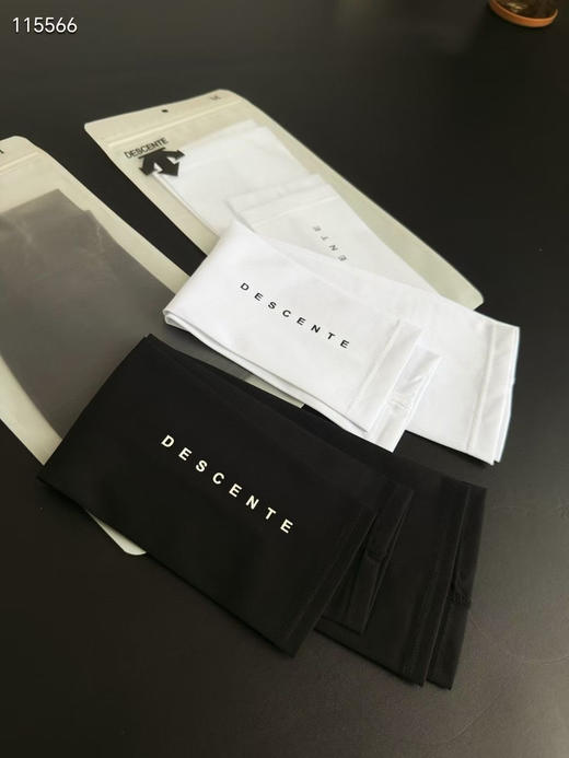 韩单正品迪桑特冰袖，官网在售490+一副的冰袖
迪桑特防晒冰袖！男女同款！出口韩国订单！
两个颜色  黑色，白色
 Size : 黑色 M L XL    白色 M L XL 商品图1