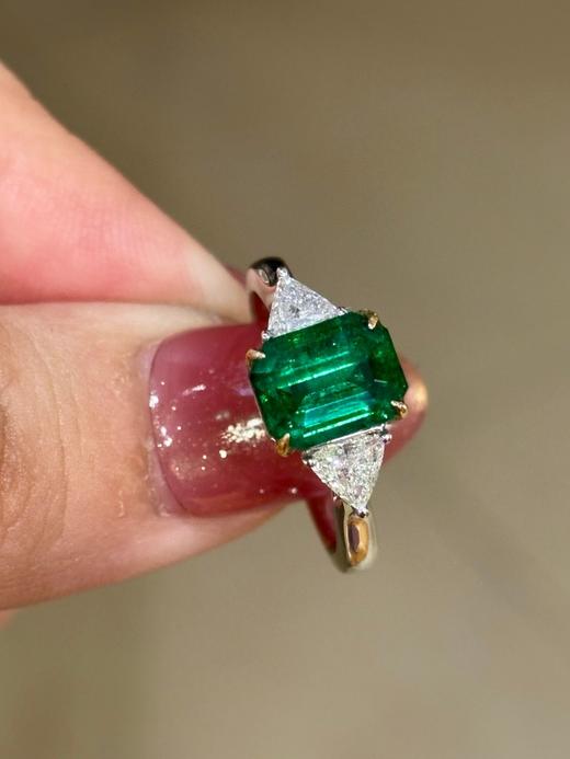 2.37ct刻面祖母绿戒指 商品图1