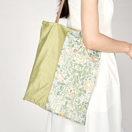 V&A博物馆 工艺美术系列 玫瑰 石榴 轻便拼接单肩包 商品图3