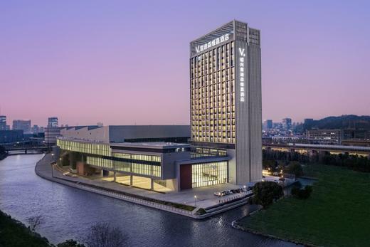 ★周末不加价★ ￥568起/2间夜 住【绍兴雷迪森维嘉酒店】享豪华房+自助早餐，另有¥299起单晚套餐可选~24年新开业！地理位置优越，超高性价比！有效期至2025年12月31日 商品图0