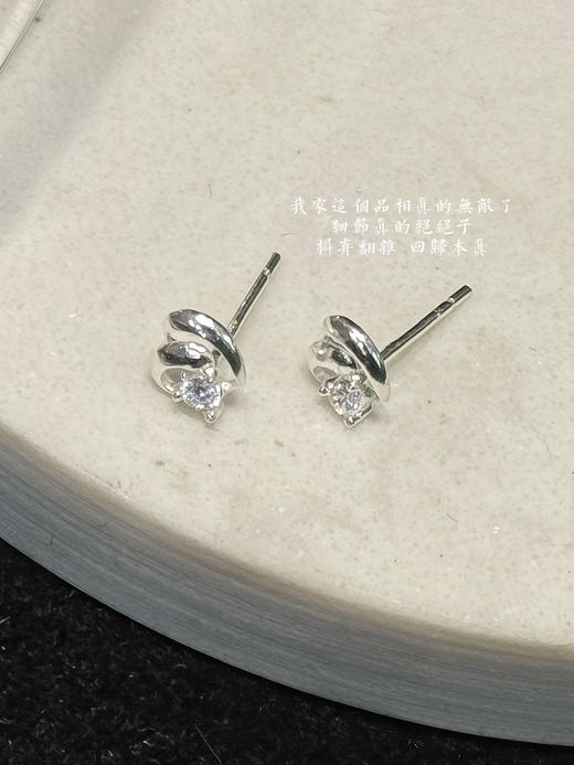 点击购买！耳洞养护专家推荐👩⚕️【足银养耳流光银豆/‎闪钻两心相悦耳钉】 商品图2