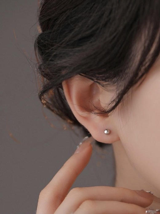 点击购买！耳洞养护专家推荐👩⚕️【足银养耳流光银豆/‎闪钻两心相悦耳钉】 商品图9