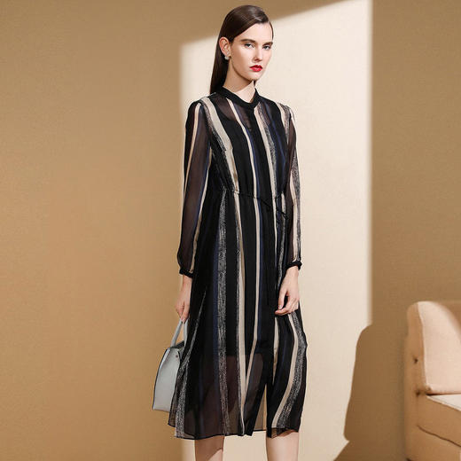 X1AGF66050038 奈蔻NEXY.CO 时尚条纹桑蚕丝两件套长款连衣裙飘逸春夏新款 商品图2