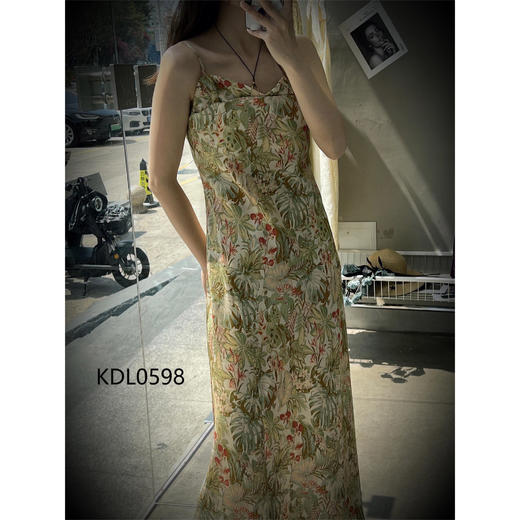 洛诗琳13423气质印花吊带连衣裙2025新款法式A字真丝吊带裙0598 商品图2