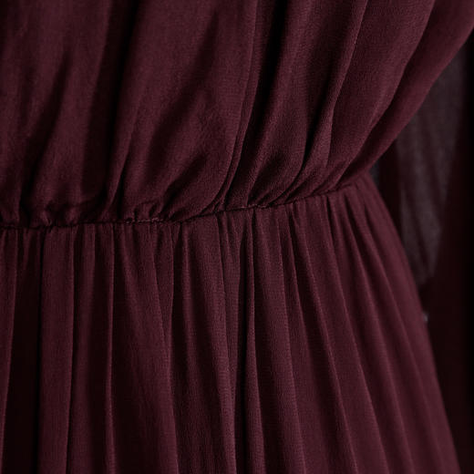 QF866斯尔丽2025夏季新款度假飘逸精致钉珠收腰散摆抛袖连衣裙 商品图8