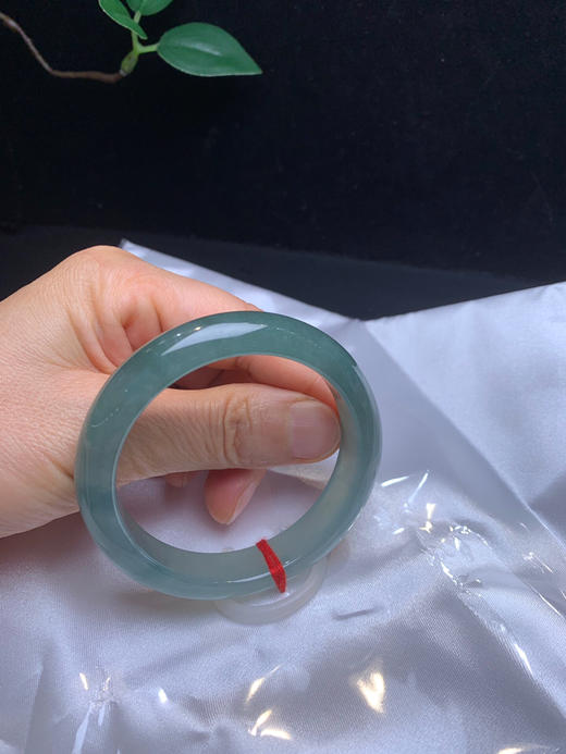 612802，52.5冰油青手镯，整体都很冰，油油润润的 商品图5