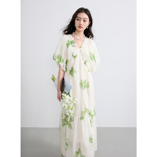 三彩2025夏季新款法式莱赛尔印花V领连衣裙泡泡袖长裙大摆度假S 商品图3