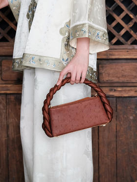 盛唐婧 |墨白手提包-咖色[特价品]