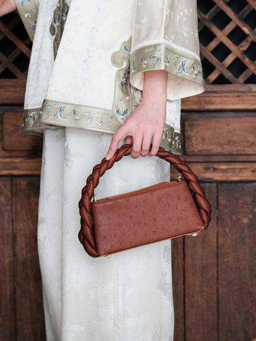 盛唐婧 |墨白手提包-咖色[特价品] 商品图0