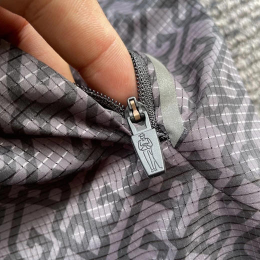 正品比音菲勒男士高尔夫短裤  抗皱易打理 夏季时尚轻薄满印字母休闲短裤 很好必买 平时穿也可以，上身很不错！
只有33码腰围78，腰部有弹力 商品图8