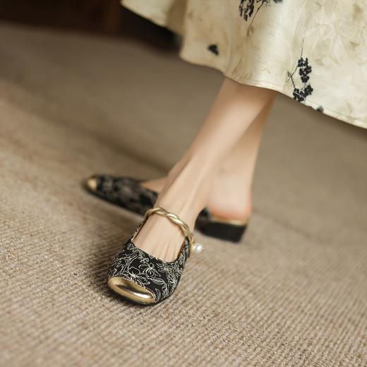 手工女鞋2025新中式粗跟穆勒拖3CM夏季雕花方头拖鞋百搭 商品图2