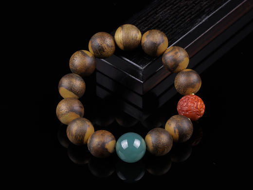 XY0304沉香+翡翠南红回纹珠手串 商品图0