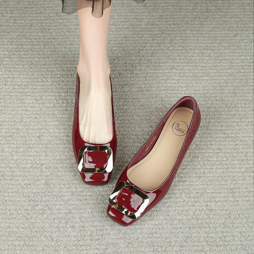 品质好货|Safiya/索菲娅2025气质方扣高级感通勤低跟浅口单鞋SFD1111783 商品图2