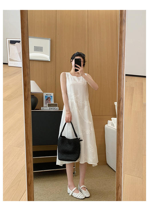 月光白栀裙一见倾心肌理感天丝刺绣宽松A字无袖连衣裙 商品图1