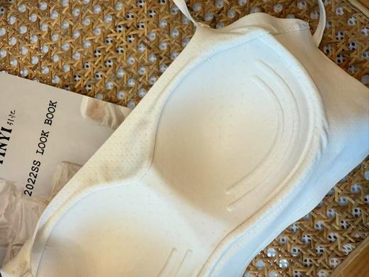 慕斯触感一体杯抹胸背心 商品图3