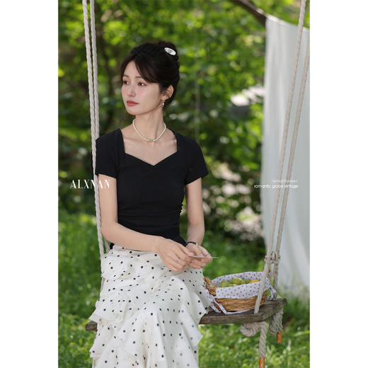 鹿向南「雨吟昔曲」黑色方领短袖T恤女夏季新款显瘦百搭气质上衣 商品图3