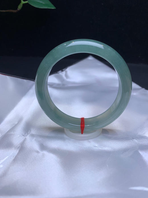 612802，52.5冰油青手镯，整体都很冰，油油润润的 商品图3