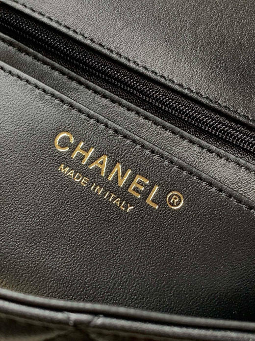 夏季特惠💰1100 小号 原单香奈儿经典再现！黑白双色菱格链条包5151，简约而不失大气 商品图8