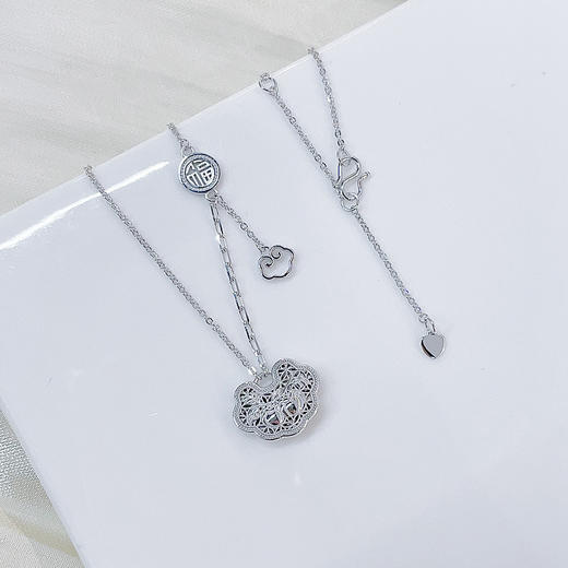 【线上铂金馆】PT950 #复古风 铂金空心AB调节如意福牌项链万事如意柿子如意锁包套链(PTTL00078)预售产品下单后不退款不退货不换货不补差价) 商品图3