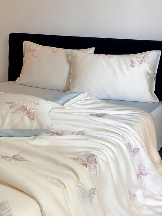 【裸感丝滑】奥地利兰精天丝四件套 精致蝴蝶刺绣 A类母婴级别 柔顺丝滑如第二层肌肤 透气控温凉爽不闷汗 商品图10