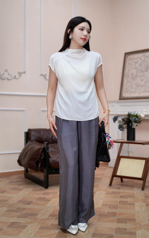 白XL1臣禾	【涟漪真丝T】不对称领短袖T恤	JZ252050138 商品图2