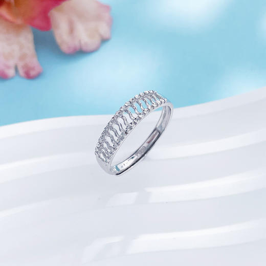【限时8.8折】【线上铂金馆】PT950 【国际铂金协会】铂金镂空活口戒指百搭时尚波浪仿钻活口女戒(ACPTJZ00006)预售产品下单后不退款不退货不换货不补差价) 商品图2
