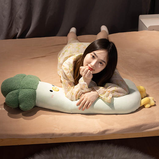 【头枕/抱睡/夹腿一体，这样睡才舒服~】创意女生陪睡 夹腿抱枕长条枕 可爱搞怪蔬菜 变身小鸡公仔毛绒玩具 生日礼物-QQ 商品图3