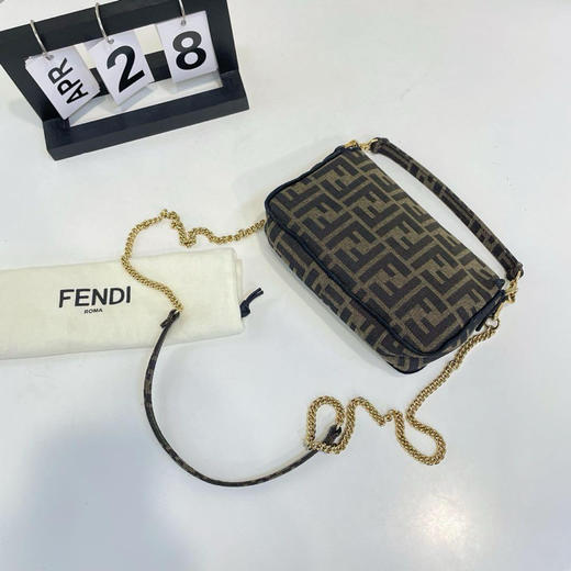 fendi mini 老花 法棍 链条包 商品图1