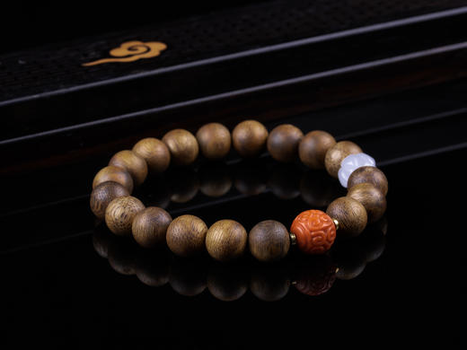 XY0287沉香+南红回纹珠翡翠莲蓬珠手串 商品图3