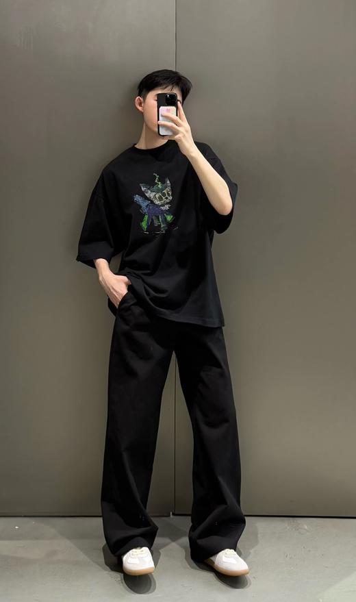 点此购买 We11done夏季男女款小怪兽涂鸦刺绣短袖T恤 LL 317012 商品图2