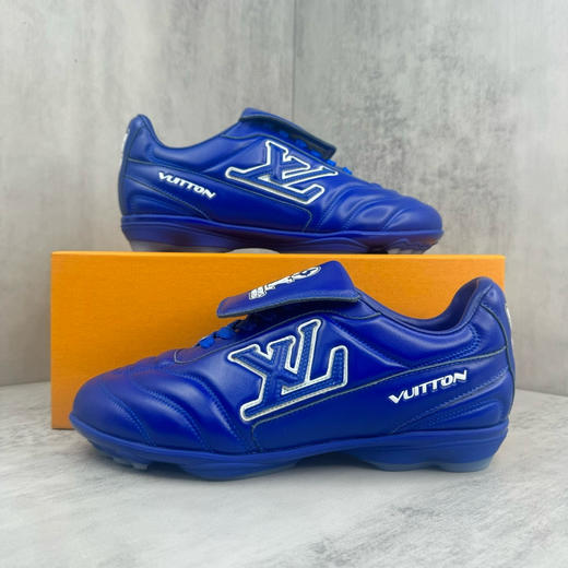 夏季特惠💰550 LV Footprint 25ss 足球鞋 LV Footprint Soccer 以足球运动鞋为灵感，将绿茵场的活力与奢华材质结合 商品图8