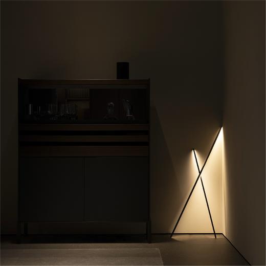 摩根黑方系列聚光靠墙落地灯 商品图7