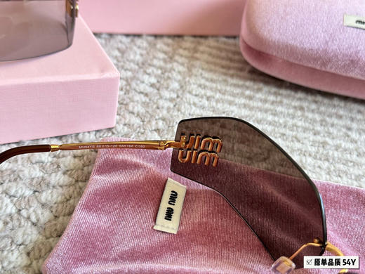 点此购买 miumiu女士无框时尚太阳镜 sj 317049 商品图10