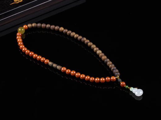 XY0272沉香+南红蜜蜡翡翠葫芦双圈手串 商品图4