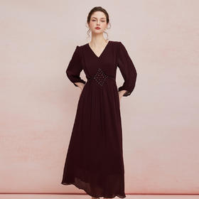 QF866斯尔丽2025夏季新款度假飘逸精致钉珠收腰散摆抛袖连衣裙