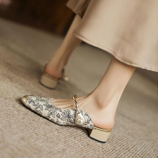 手工女鞋2025新中式粗跟穆勒拖3CM夏季雕花方头拖鞋百搭 商品图1