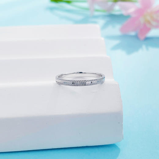 【限时8.8折】【线上铂金馆】PT950 #CNC 铂金实心固口几何方块仿钻圈戒（面宽约1.8-2.2mm）(PTJZ00006)预售产品下单后不退款不退货不换货不补差价) 商品图1