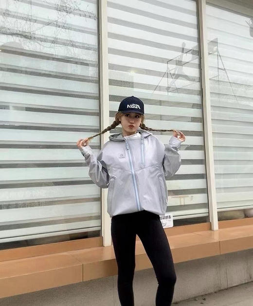 点此购买 凯乐石索松男士运动户外徒步FLT防风防水透汽散热连帽冲锋衣 LL 317010 商品图6