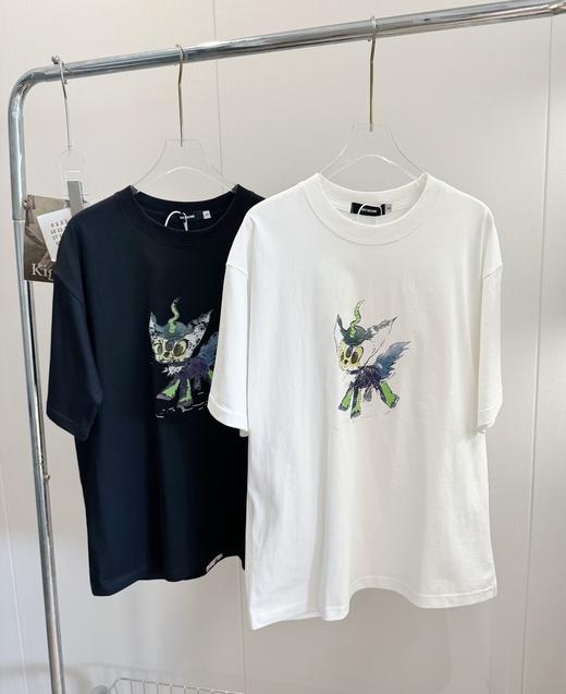 点此购买 We11done夏季男女款小怪兽涂鸦刺绣短袖T恤 LL 317012 商品图0