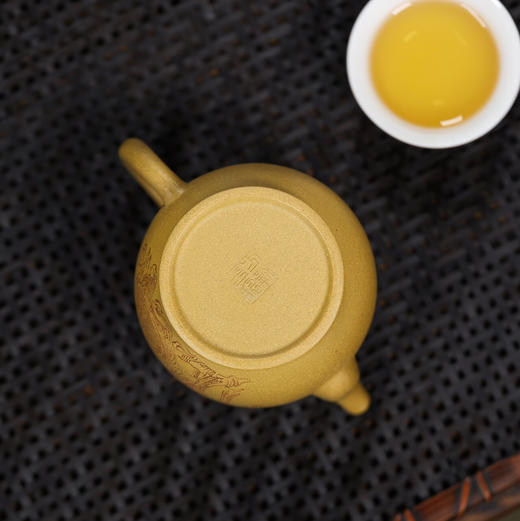 【青山特惠】宜兴原矿 全手工黄金段泥 禅心紫砂壶 .250cc 方勤平【国工】.【鲁号】刻绘 商品图8