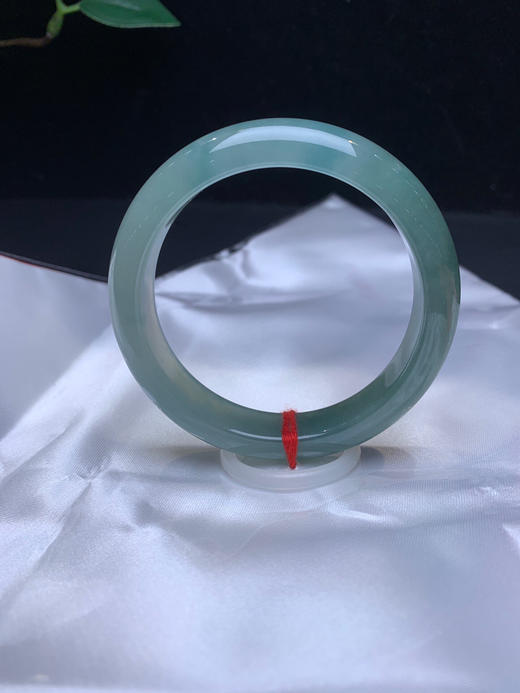 612802，52.5冰油青手镯，整体都很冰，油油润润的 商品图1