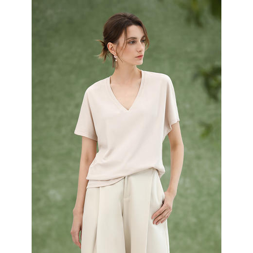 COCOBELLA别致V领拼接黑色短袖T恤女夏日松弛感半袖NTS0068 商品图1