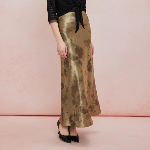QF504斯尔丽25新款扎染印花半裙悬垂线条流畅气质高雅时尚百搭半身裙 商品图7