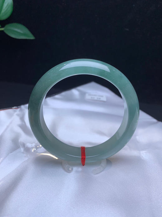 612802，52.5冰油青手镯，整体都很冰，油油润润的 商品图2