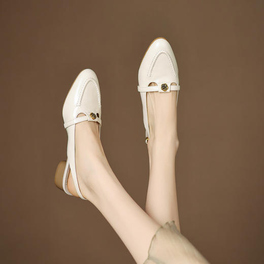 【预售5天】巨秀气~舒服超软真皮山茶花包头凉鞋夏季新款粗跟中跟女鞋子WC&MM3270 商品图1