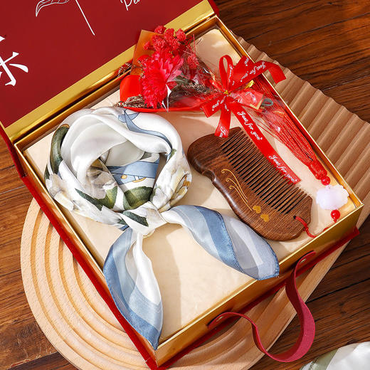 【母亲节礼物】送妈妈长辈老师蚕丝礼盒按摩梳实用生日伴手礼结婚。ry 商品图1