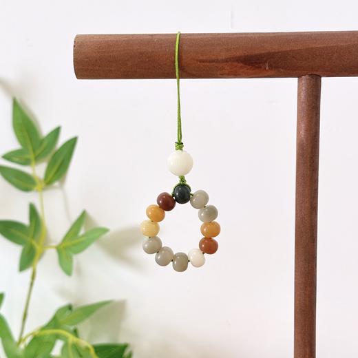 【敦煌色·多宝莲花菩提根挂件】檀木手机指环扣 手机挂绳挂链u盘挂饰男女款手机环指扣挂件 商品图0