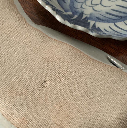 日本名家作仙鹤手绘异型陶碟 保存品 商品图2