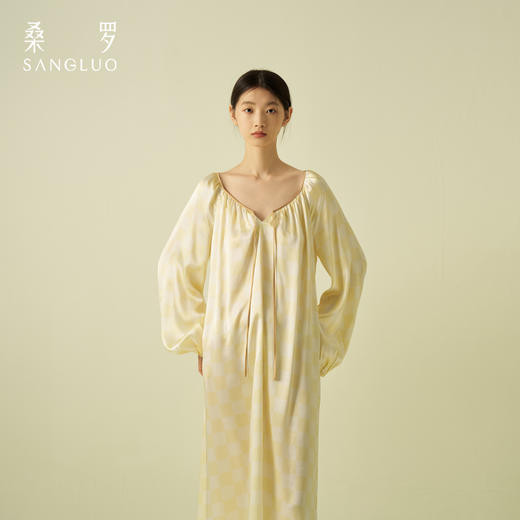 桑罗100%桑蚕丝黄白格纹印花V领套头度假长裙女夏2025年新款 商品图2